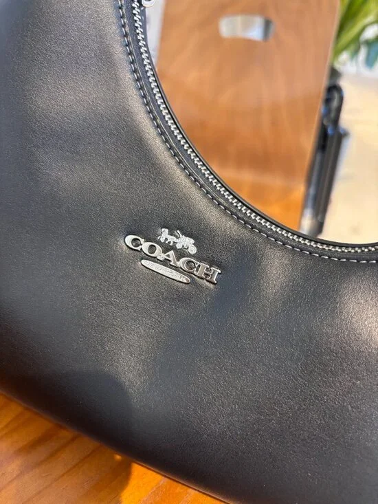 Coach Black Leather Crossbody Bag - Stylish & Spacious - Picture 3 of 7